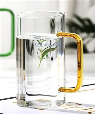 Plastflaske? Glassflaske? Hva slags drikkeemballasje? Er det noen hemmelighet?